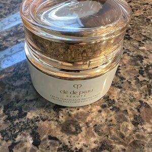 Cle de peau Creme